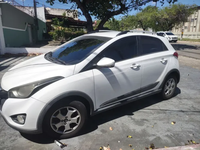 Hyundai HB20X Style 1.6 Flex 16V Aut. 2015