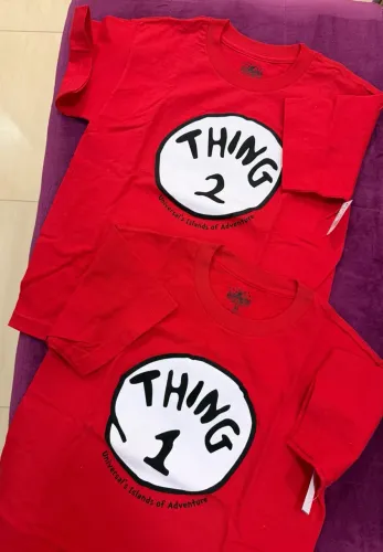 2 blusas Thing 1 e Thing 2 - Originais