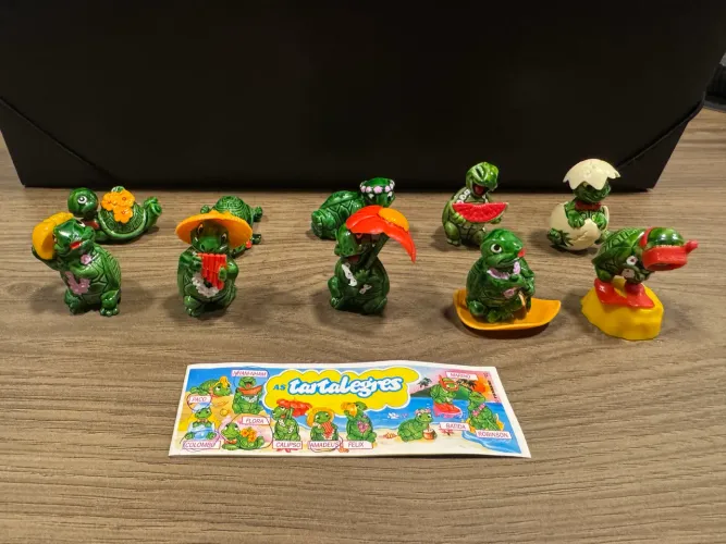 Colecao tartarugas tartalegres kinder ovo completa com folheto