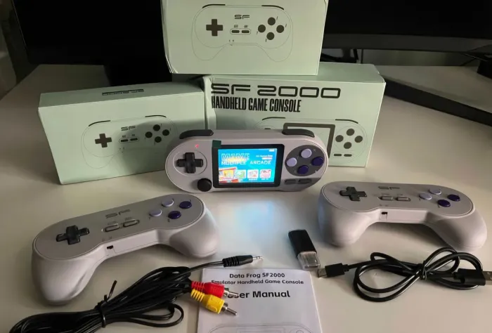 Videogame data frog SF2000 com 2 controles