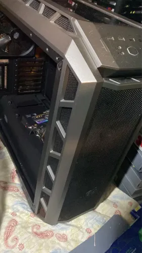 Gabinete gamer Cooler Master