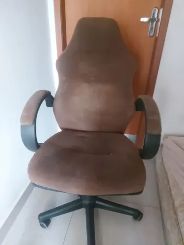 CADEIRA GIRATÓRIA