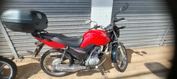 Honda CG 125i Fan 2017 - 69 mil km - Doc Ok + Baú e Capacetes