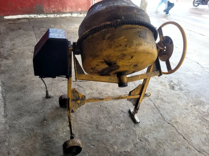 Betoneira 120 litros Menegotti