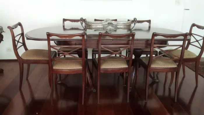 Mesa jantar extensível estilo inglês com 8 cadeiras "Jacarandá"