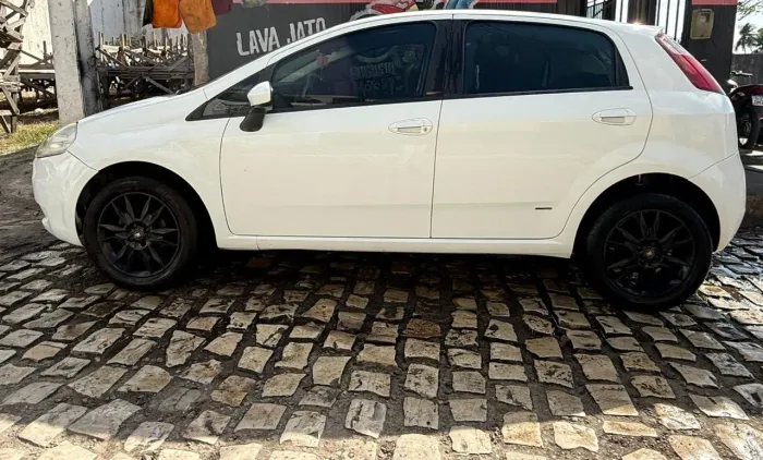 Fiat Punto Essence 1.6 Flex 16V 5P 2011