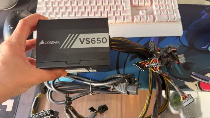Fonte Corsair vs650