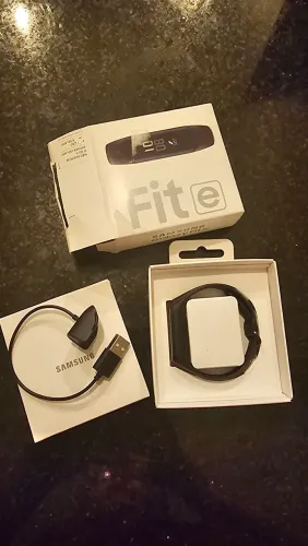 Samsung Galaxy Fit e - para uso das peças e acessórios. Nunca usada