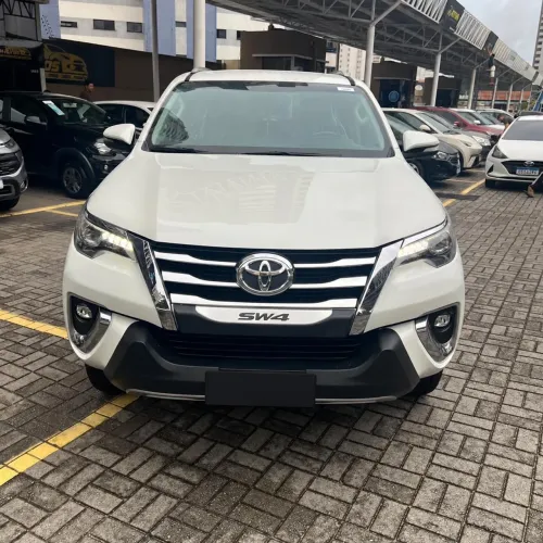 Toyota Hilux SW4 SRX 4X4 2.8 TDI 16V Dies. Aut. 2019
