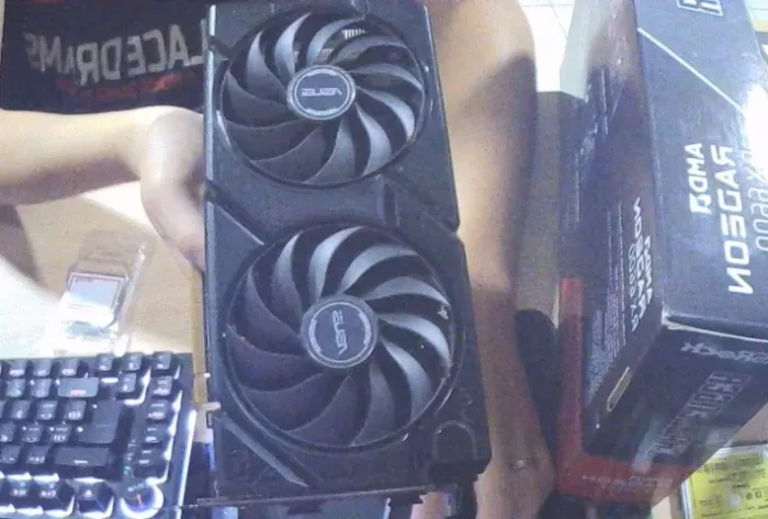 (DEFEITO) PLACA DE VÍDEO RX 7600 ASUS