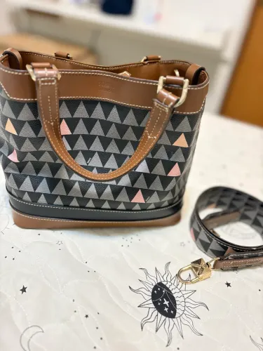 Vendo bolsa Schütz triangle original