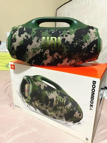 Vendo uma JBL Bombox 4