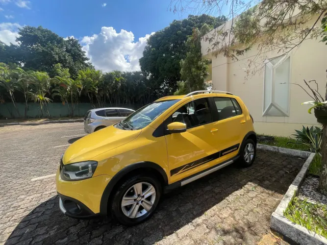 Volkswagen Crossfox 1.6 MI Total Flex 8V 5P 2011