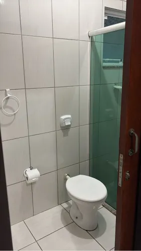 Alugo casa