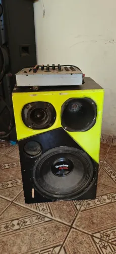 Caixa de som completa com mesa