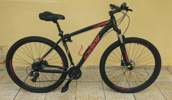 Bicicleta OGGI preço negociável 