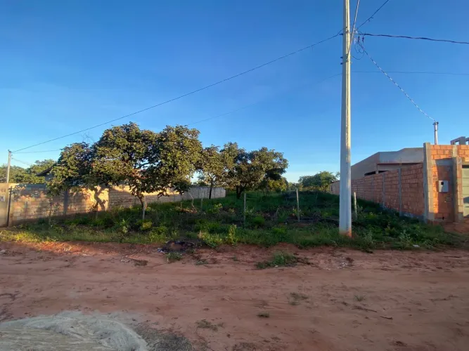 Vende-se terreno/lote em Mirabela