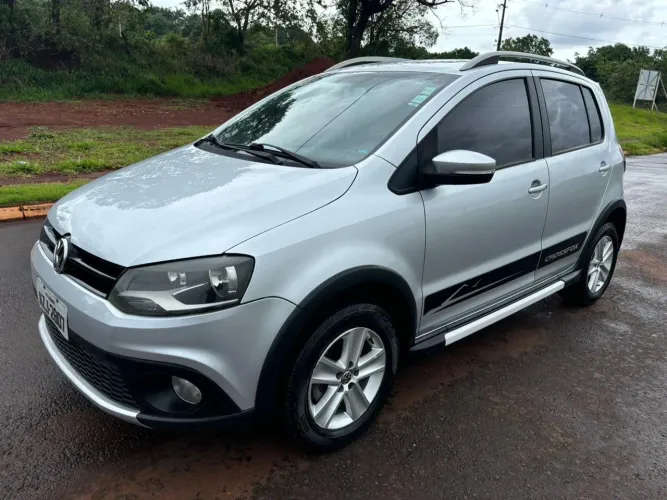 Volkswagen Crossfox 1.6 MI Total Flex 8V 5P 2011