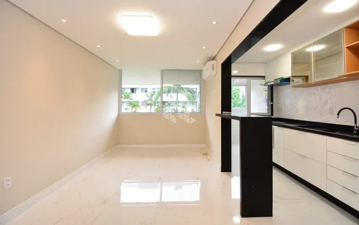 APARTAMENTO À VENDA COM 3 QUARTOS E 1 VAGA DE GARAGEM NO BAIRRO CENTRO EM FLORIANÓPOLIS/SC