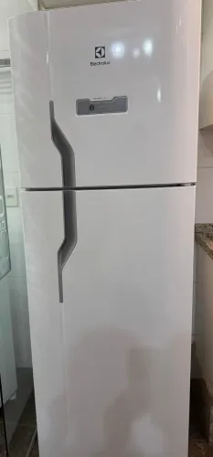 Geladeira Electrolux Frost Free 371L Função Drink Express Duplex Branca (DFN41)