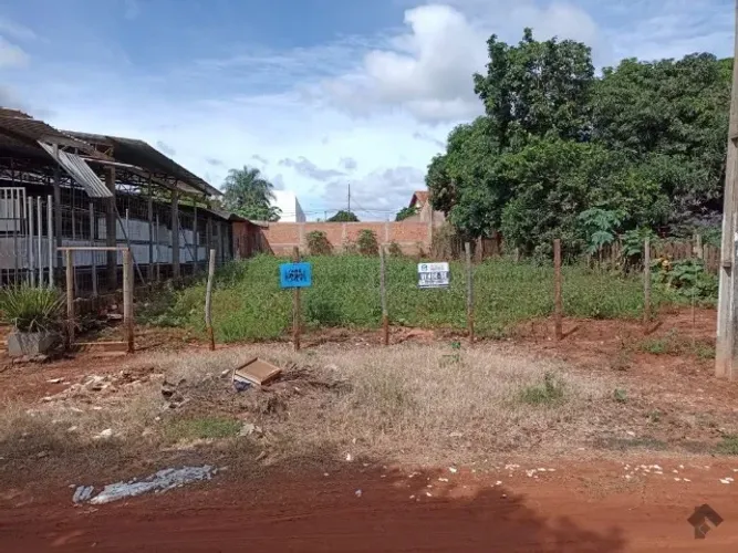 Terreno 360m² - Uma quadra Três Barras - Quitado e Escriturado - ao lado do Rita Vieira