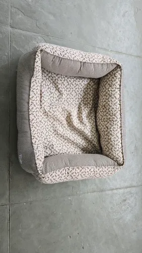 Caminha para Pet tamanho M esta sem as espuma da parte de baixo 