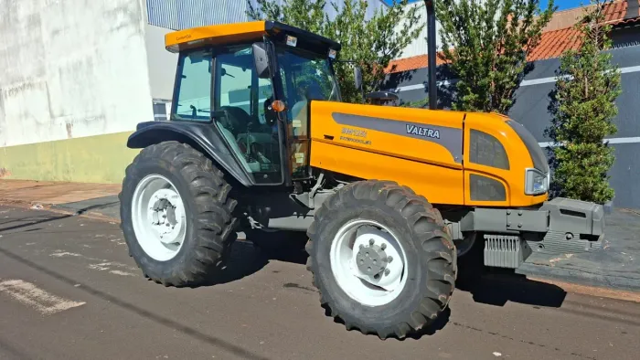Trator Agticola Valtra BM 125