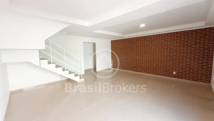 CASA NOVA COM PISCINA COMPLETA, ELEGANTE E PRONTA PARA MORAR!