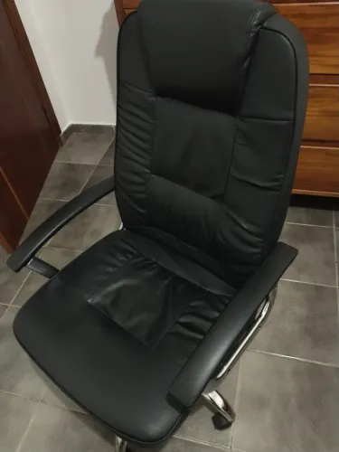 Cadeira de Escritório Presidente Semi nova 