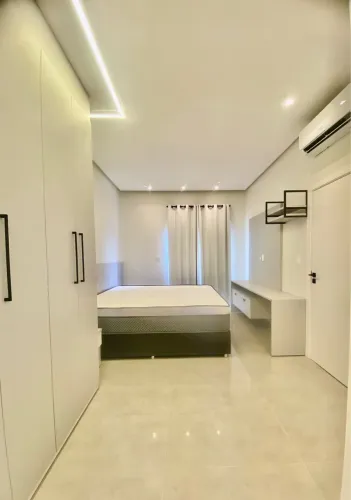 CASA COM TRÊS QUARTOS E GARAGEM BAIRRO LIBERDADE