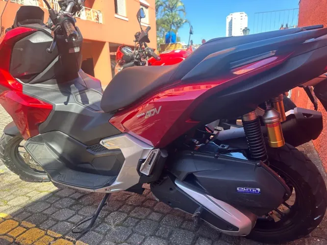 Moto adv zeradinha (pega pra negócio)