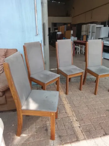 Quatro cadeiras USADAS ENTREGA dentro de Uberlândia MG