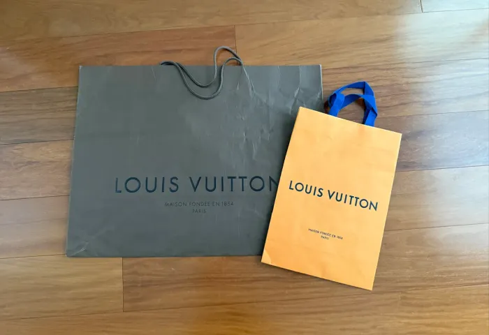 Sacolas de papel Louis Vuitton