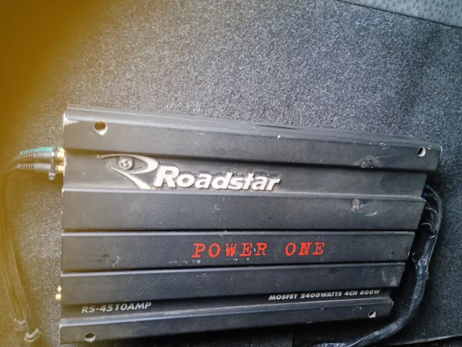 Som automotivo tocando muito torrando de 900 por 450 pra vender hoje Cel *