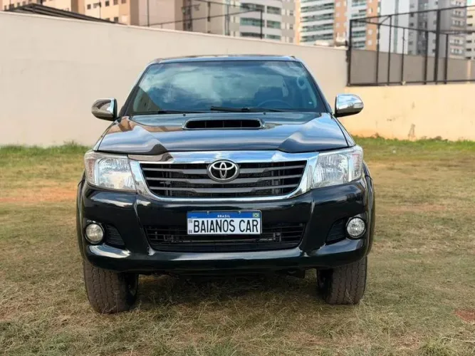 Toyota Hilux CD SRV 4X4 3.0 8V 116cv TB Diesel 2012