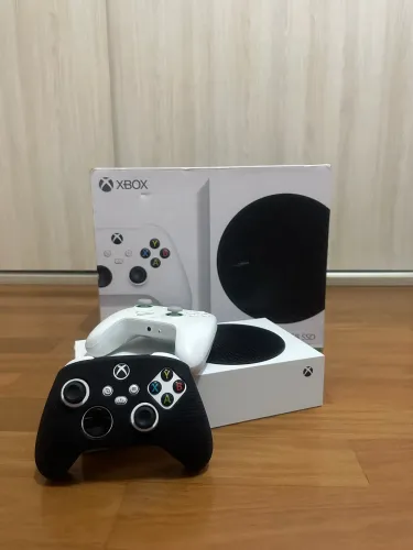 Xbox Series S Com 2 Controles Super Novo