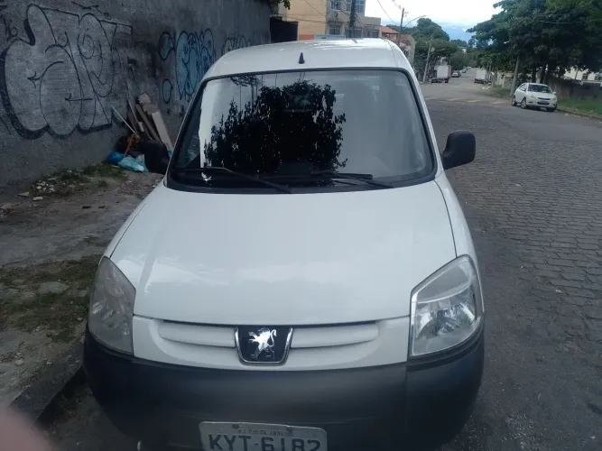 Peugeot Partner Van 1.6 Flex 16V 5P 2011