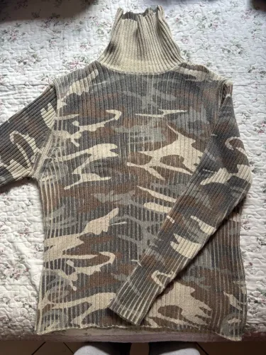 Tricô gola alta camuflado