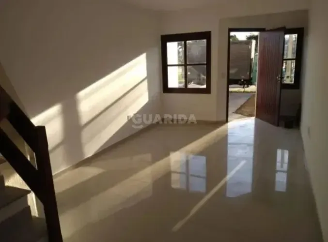 Casa Residencial/Sobrado para aluguel, 3 quartos, 2 suítes, 1 vaga, Hípica - Porto Alegre/