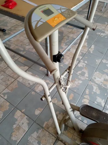 Bicicleta athletic academia