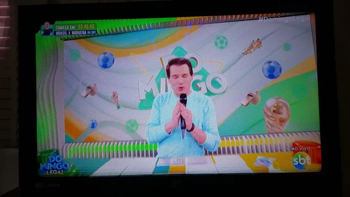 TV STI UTRA SLIM LED HD EM PERFEITO ESTADO