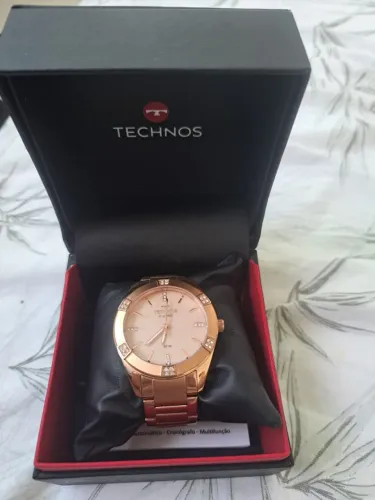 Relógio analógico Technos unissex excelente.