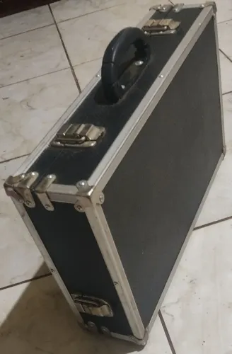 Case 50X30 maleta semi nova espumada top de linha
