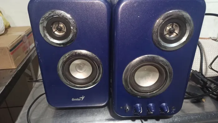 Caixas de Som Ativas Genius SP-HF 2.0 (Hi-Fi / Alta Fidelidade)
