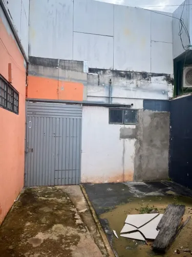 ALUGA-SE PONTO COMERCIAL NA 104 SUL 