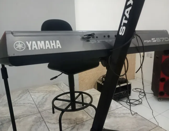 Vendo Teclado Yamaha psr 670 profissional