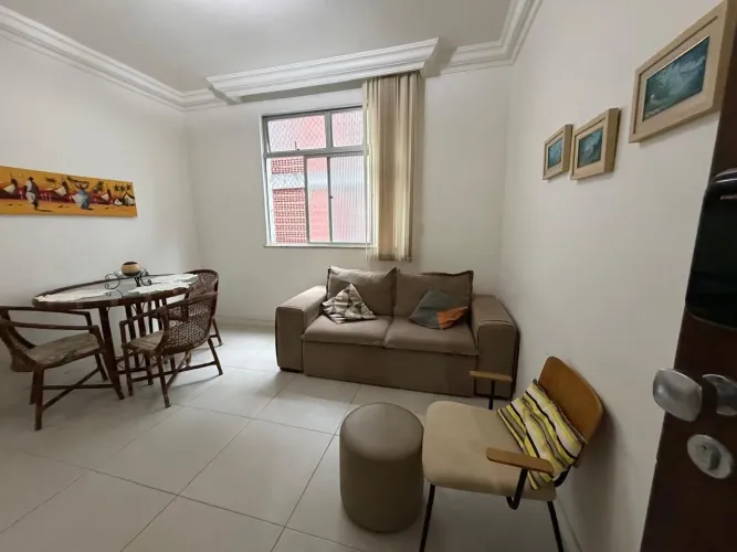 Excelente apartamento 1/4 mobiliado a poucos metros no Porto da Barra para locação
