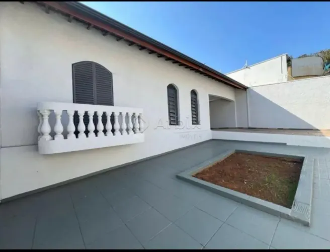 Casa disponível para locação e venda no bairro Vila Santa Catarina em Americana/SP.