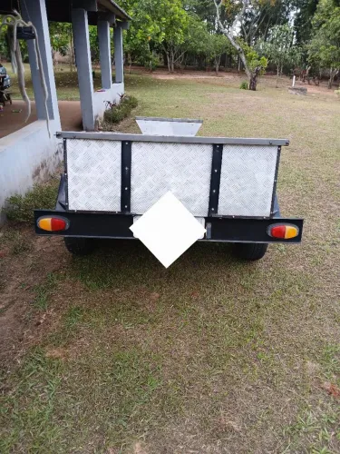 Carretinha reboque em alumínio