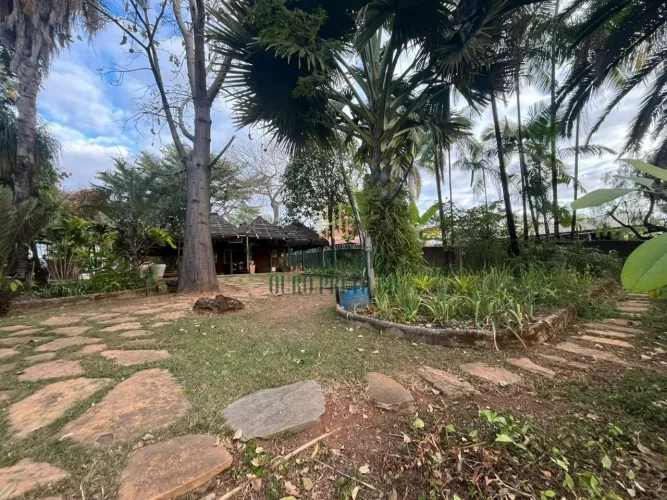Lote com 2739m² á venda no bairro Santa Amélia.